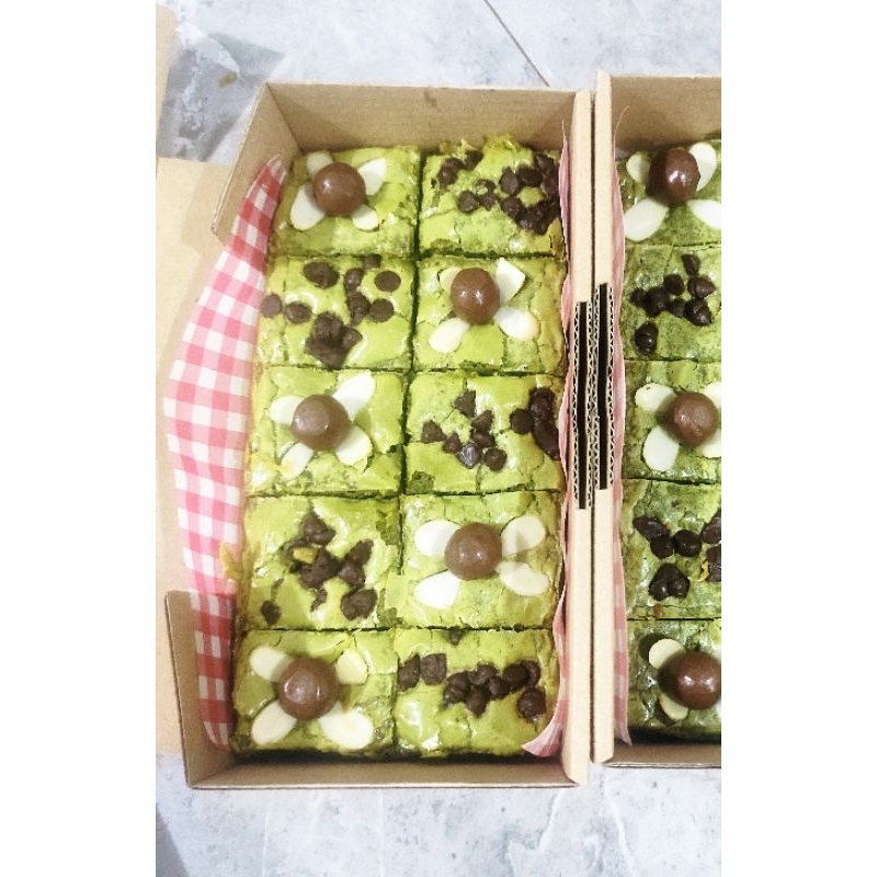 

Premium Matcha Brownies - Matcha Brownies - Brownies Matcha- Fudgy Brownies-Fudgy Brownies Matcha