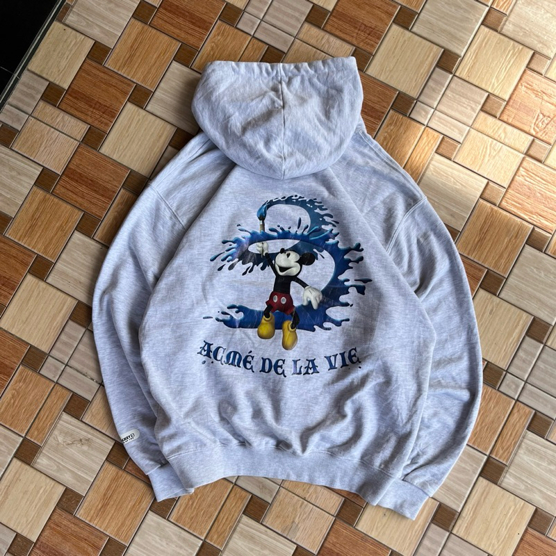 Hoodie D1sn3y x adlv bekas preloved