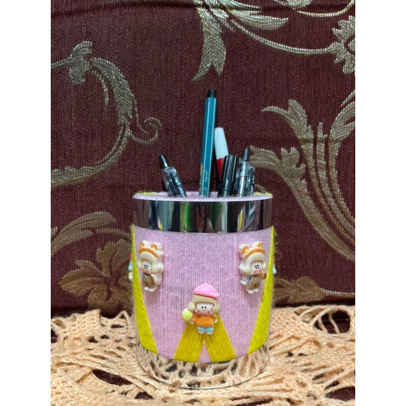 

Tempat pensil lucu karakter
