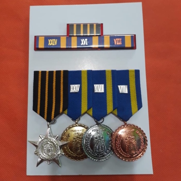 ART K82L Satya Lencana Tanda Kehormatan POLRI Pengabdian 8 16 24 Tahun dan Nararya 1 SET PDU PDH  Te