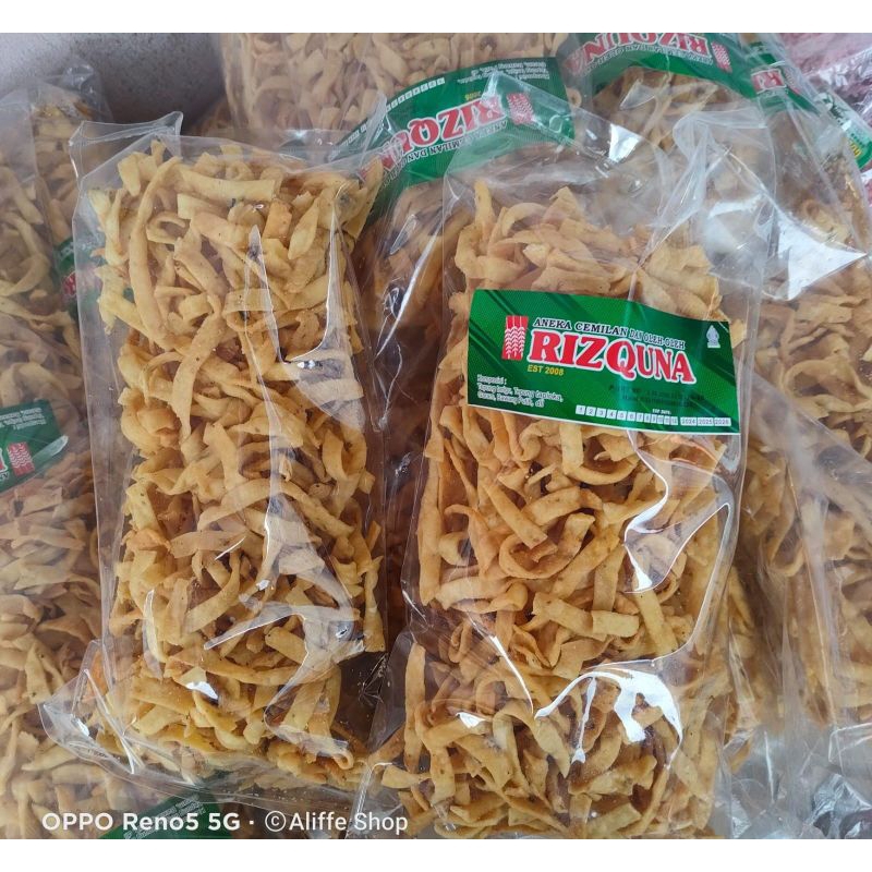 

1 bungkus stik bawang rizquna