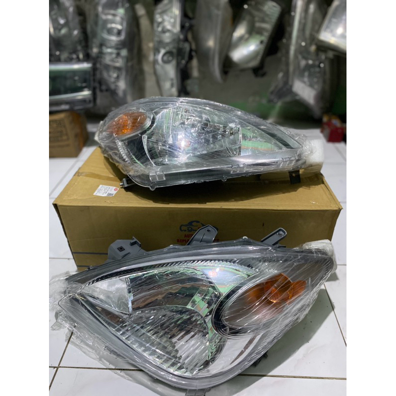headlamp/lampu depan avanza 2006-2011