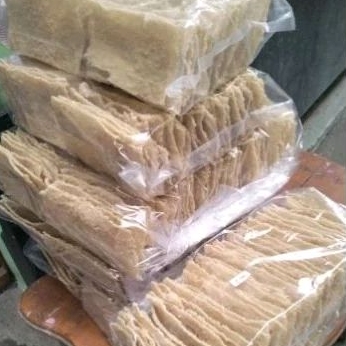 

KRUPUK GENDAR NASI KRECE'AN( MENTAH) BERAT 1 kg Mantep HARGA @45.000