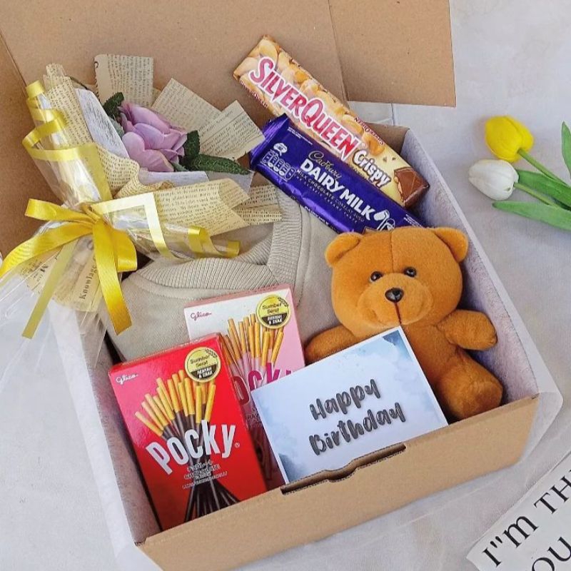 

HAMPERS CEWEK/COWOK LENGKAP CUSTOM
