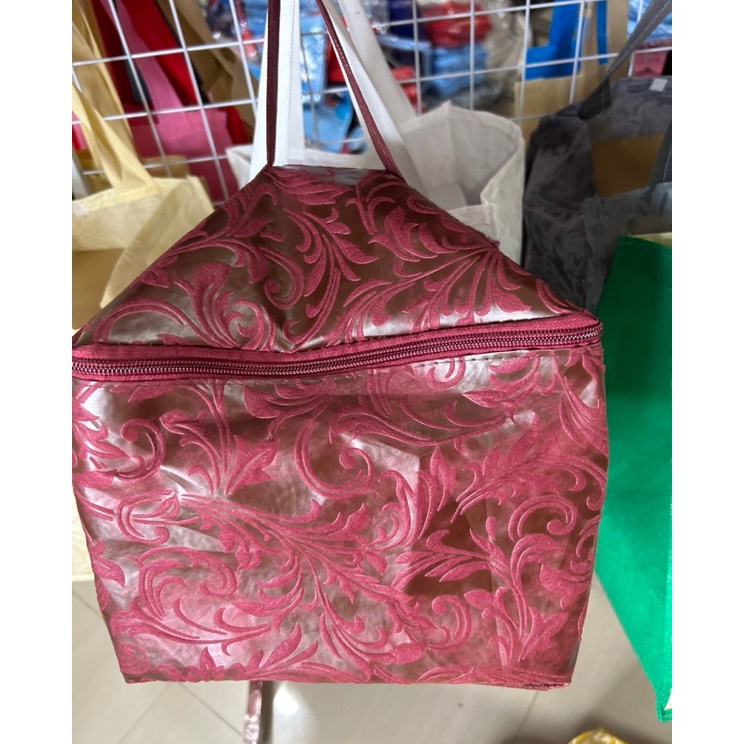 

Eksklusif HARGA LUSIN ISI 12 BIJITAS HAJATAN KUBUS EMBOS TIMBUL TEXTURE 22x22