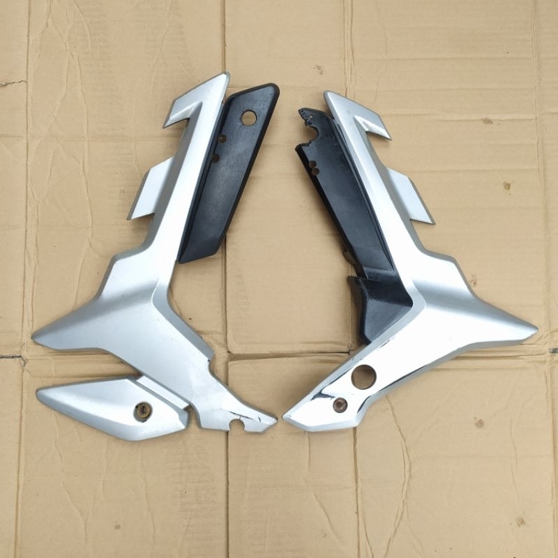 Cover Pivot Bodi Sayap Samping Tengah Honda Cs1 Cs One CS 1 Original TERMURAH