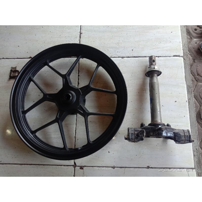 paket velg depan + T segitiga vario 125/150 led original