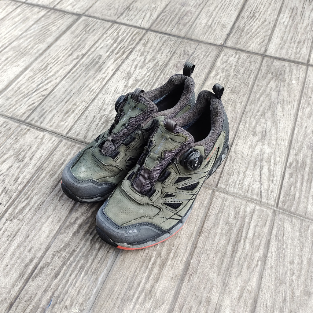 Sepatu gunung blackyak