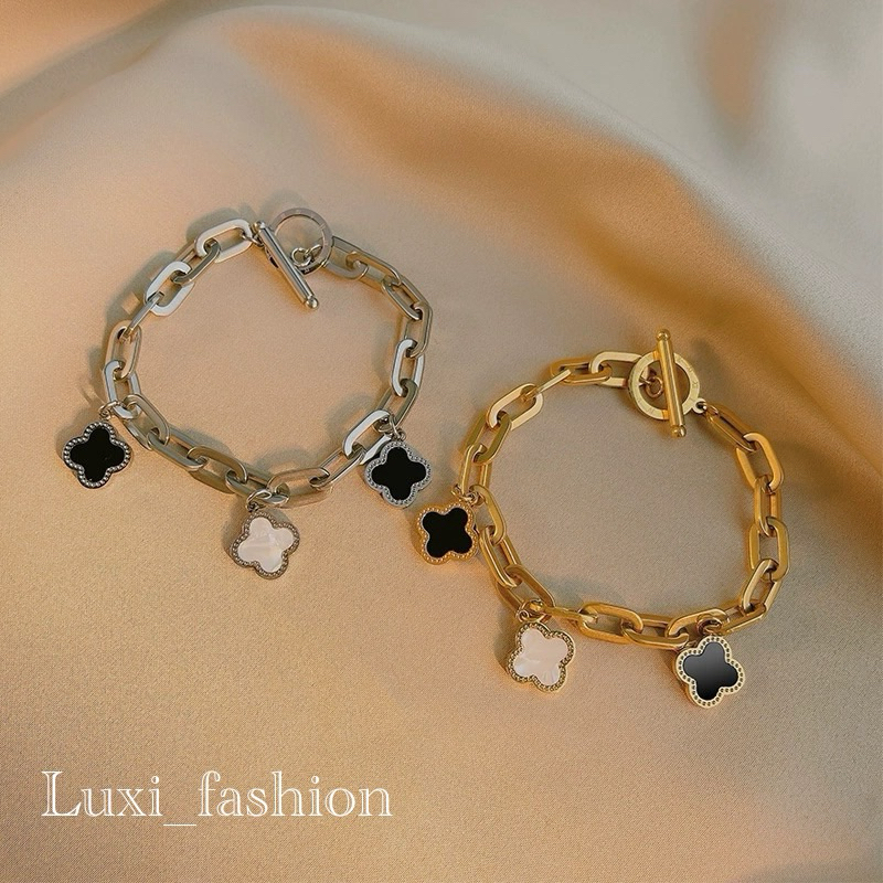 Gelang Titanium wanita Rantai Clover hitam Putih Gelang Wanita Style Korean