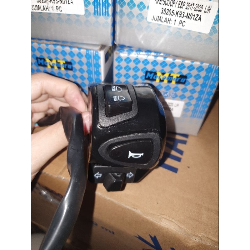 SAKLAR KIRI L/H SCOOPY 2017-2020 MOTOMERU