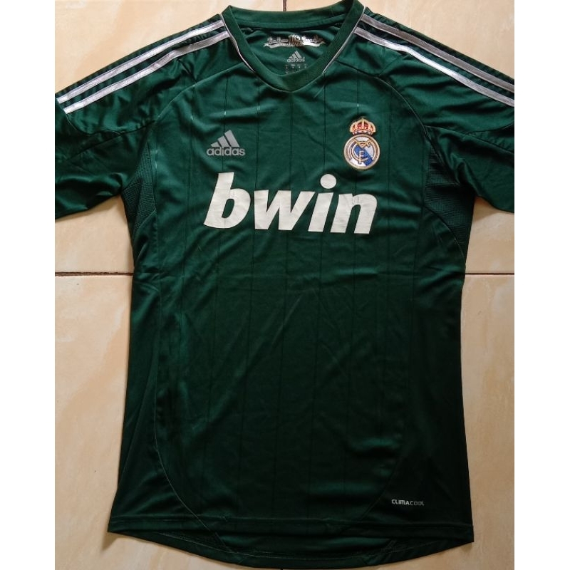 Jersey Real Madrid third musim 2012