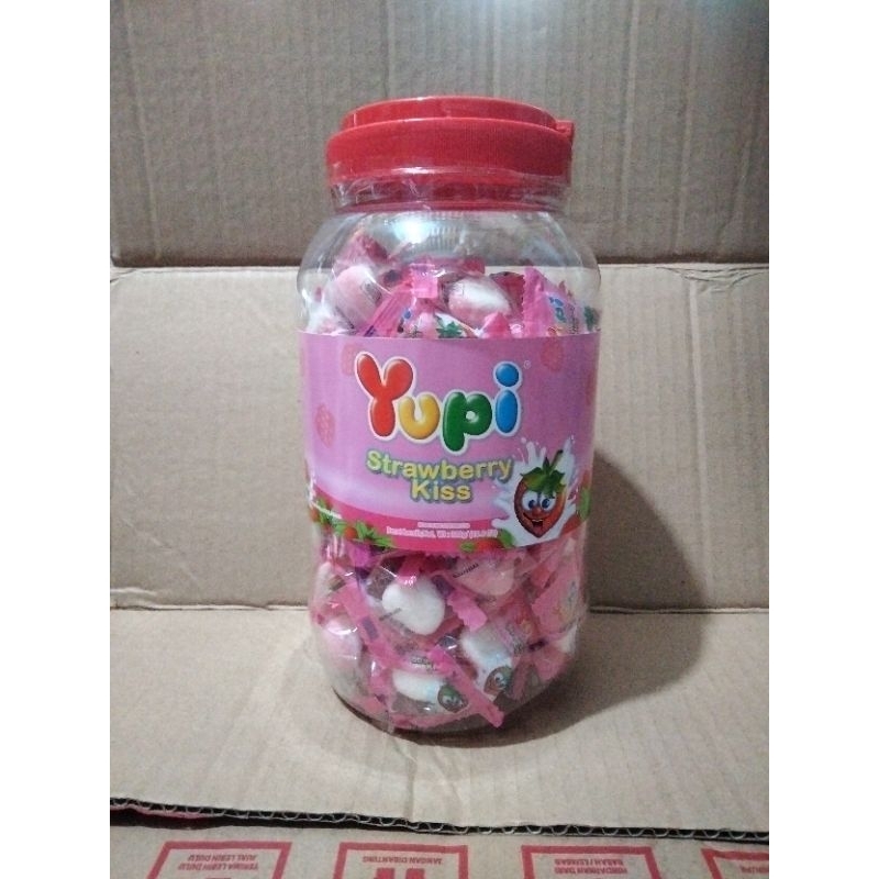 

Yupi Strawberry Kiss Toples 300 gr