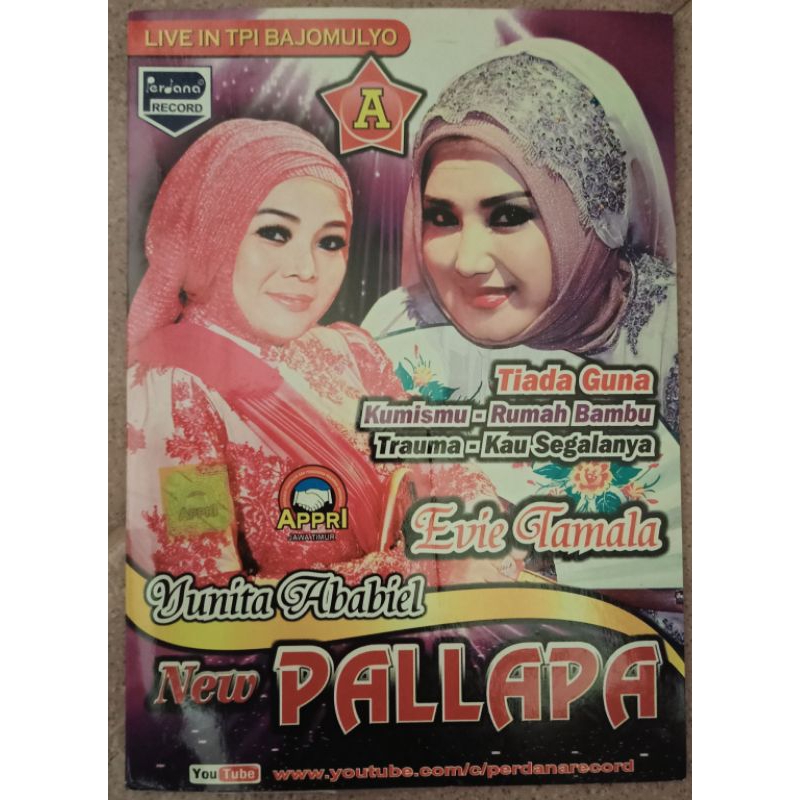 VCD original Om New pallapa Yunita ababil vs Evie Tamala live bajomulyo disc A