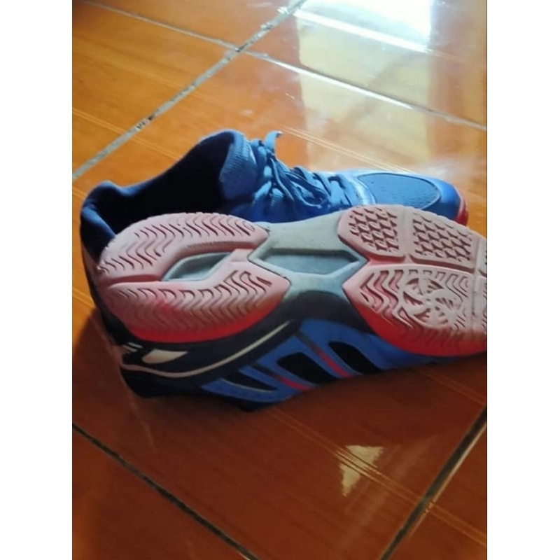 sepatu donic second