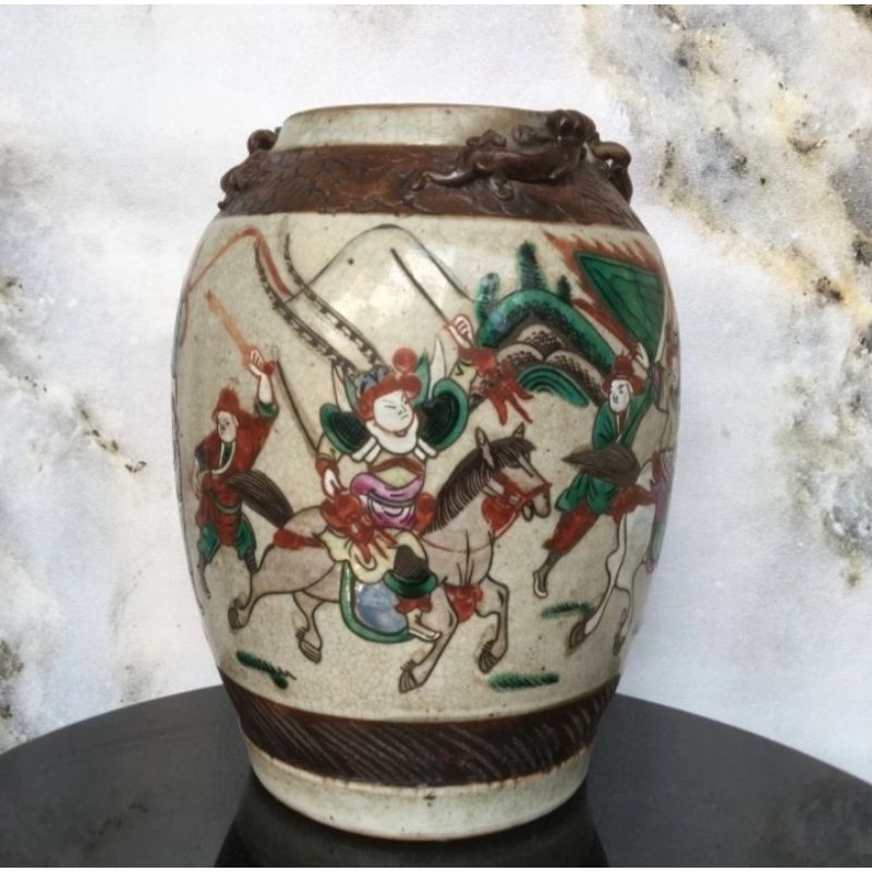 Guci vas keramik retak seribu pajangan antik lukisan timbul