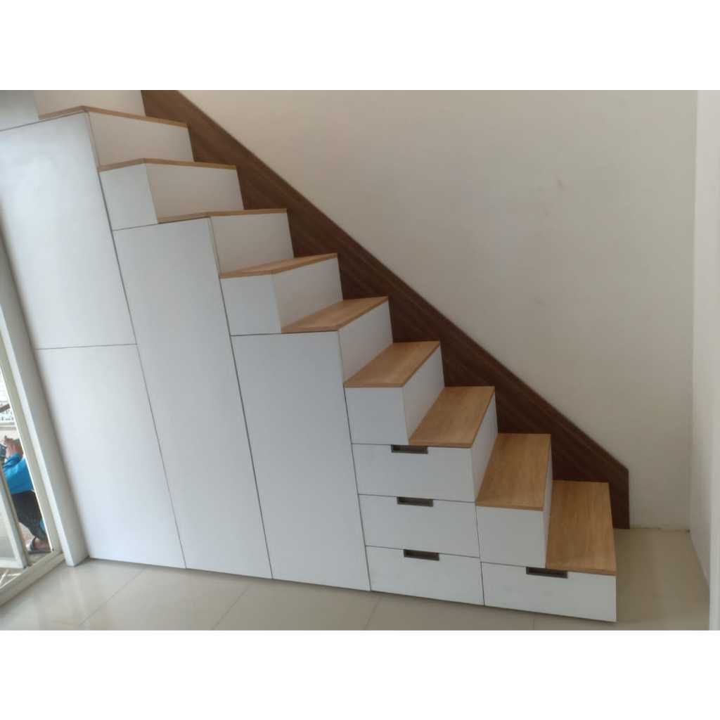 Mezzanine kamar anak minimalis / tangga model lemari