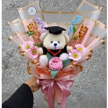 Buket Boneka Wisuda dengan Coklat / Buket Wisuda / Graduation Bouquet / Buket Boneka Wisuda