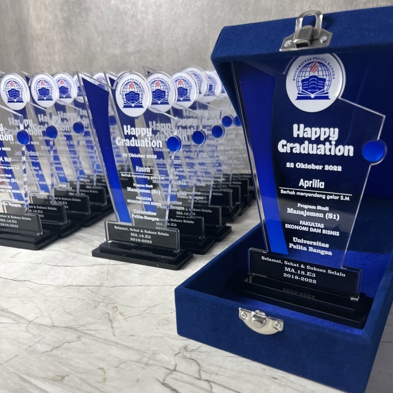 Plakat Akrilik Custom 5mm & 8 mm ukuran 20 x 15