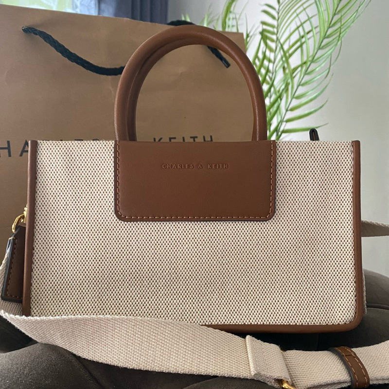 PRELOVED Charles & Keith CnK Astra Bag Itzy Size Small Tas Itzy original 100%