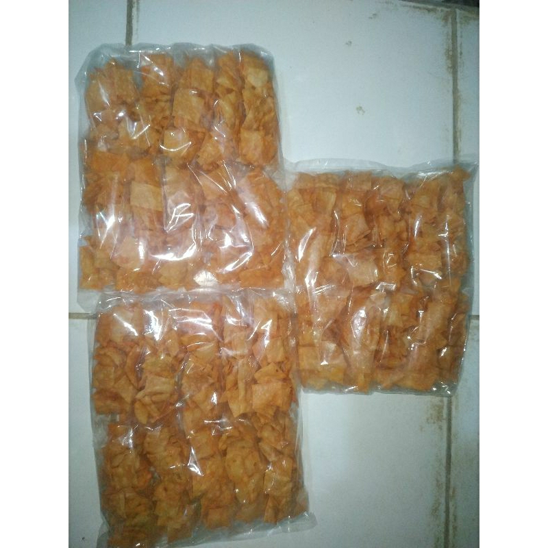 

keripik pangsit balado VIOZ SNACK