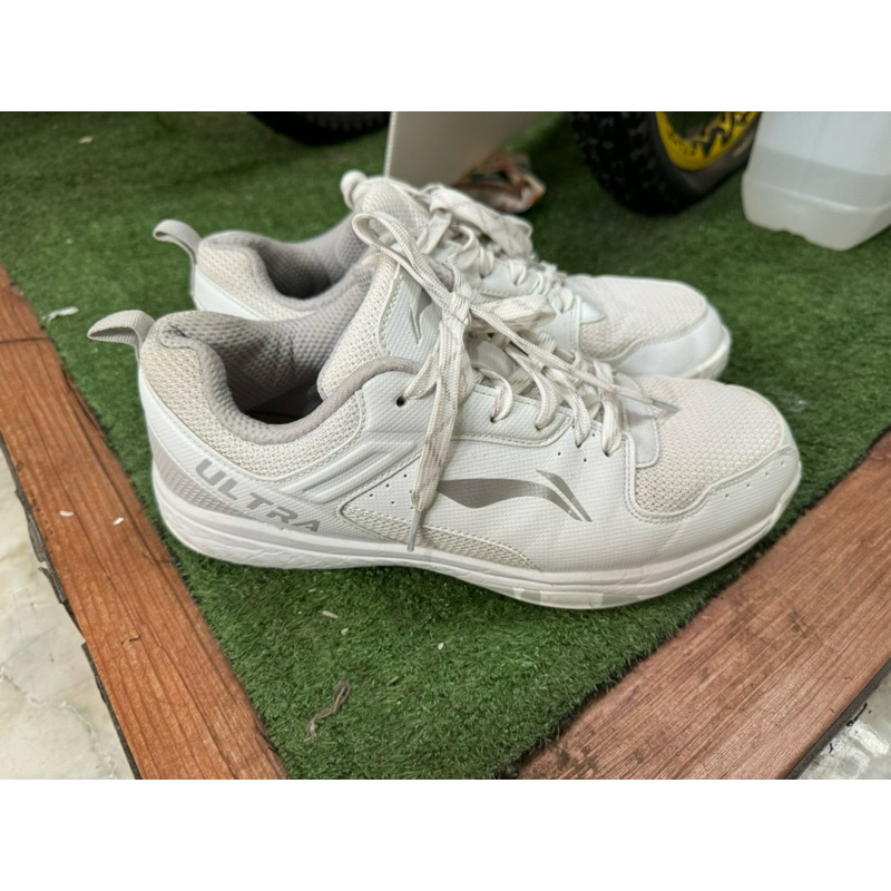 sepatu lining ultra speed (bekas) sz 43