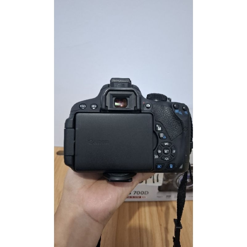 CANON 700D