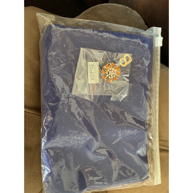 jilbab ala BS buttonscarves KW biru elektrik ukuran 100x100