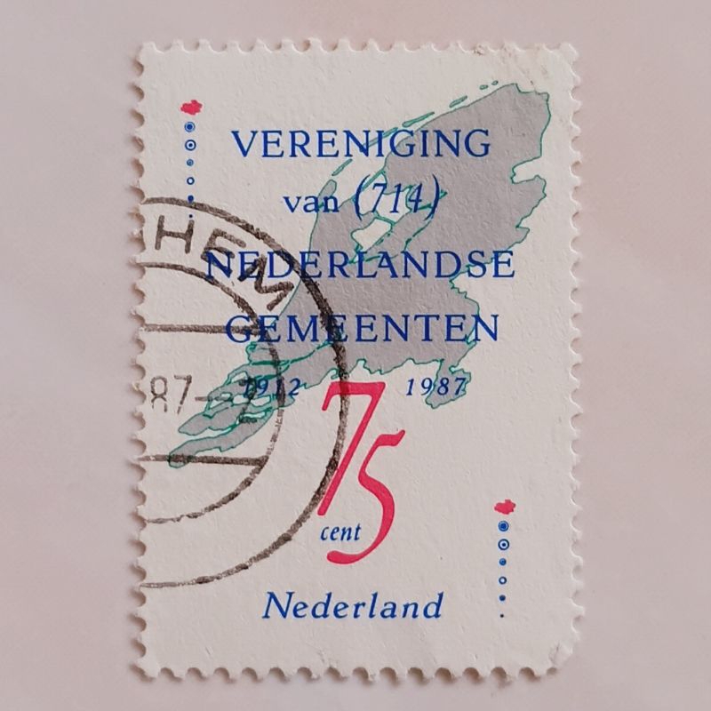 

(AA) Perangko Belanda 1987 75th Anniversary of Association of Dutch Municipalities 75 cent Used