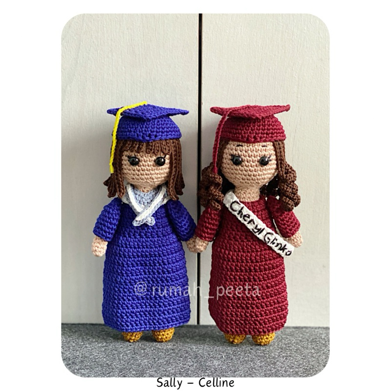 Boneka amigurumi_boneka rajut_boneka wisuda_graduation_kado unik_amigurumi