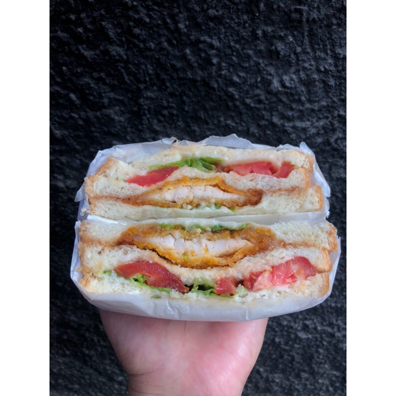 

Sandwich ayam katsu (hanya bisa di order Jumat Sabtu minggu)