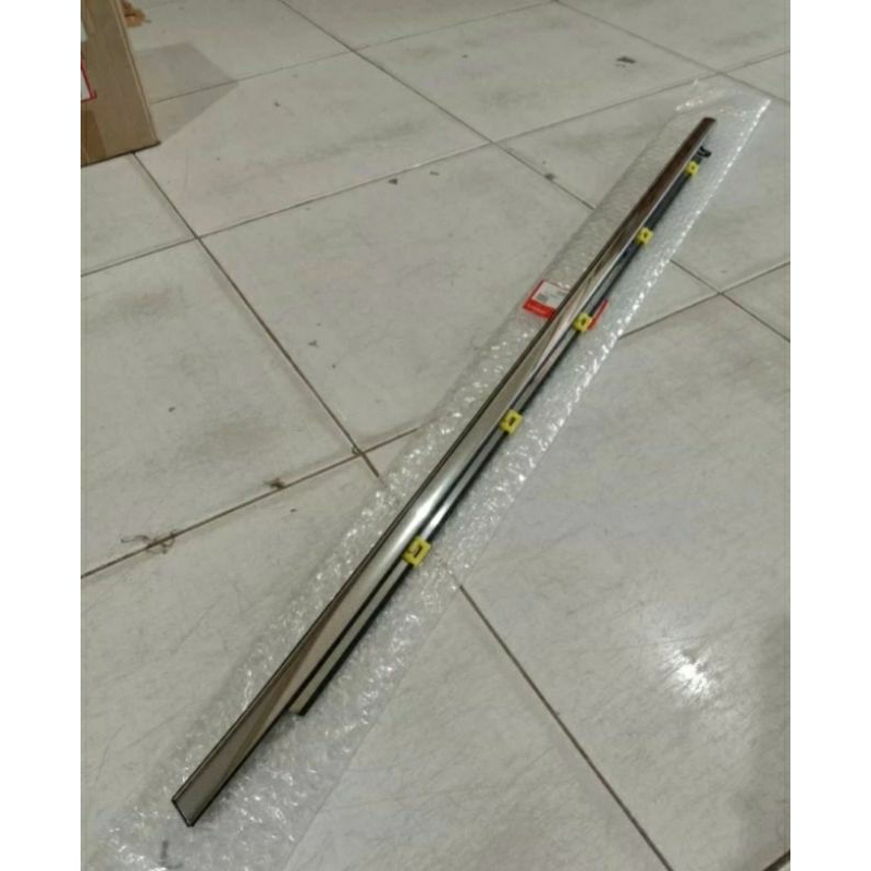 waterstrip pelipit karet kaca pintu luar chrome honda crv 2013 2014 2015 2016 2017 ori