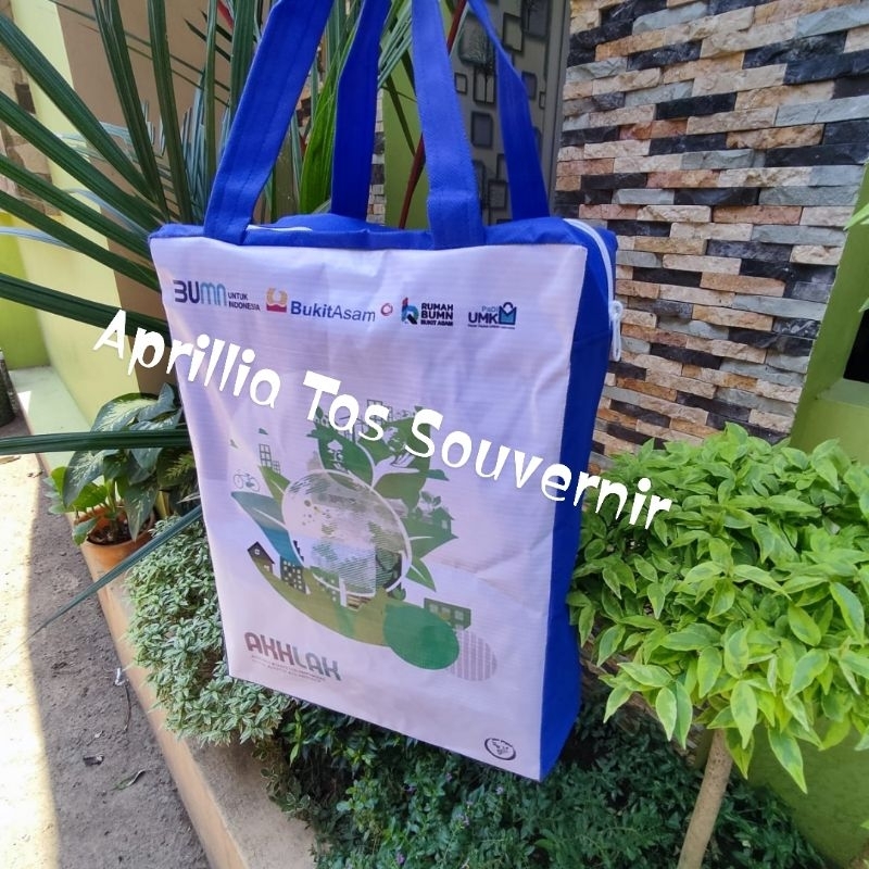 

Tas Souvernir, Tas Promosi, Tas Hampers, Goodie Bag Zipper