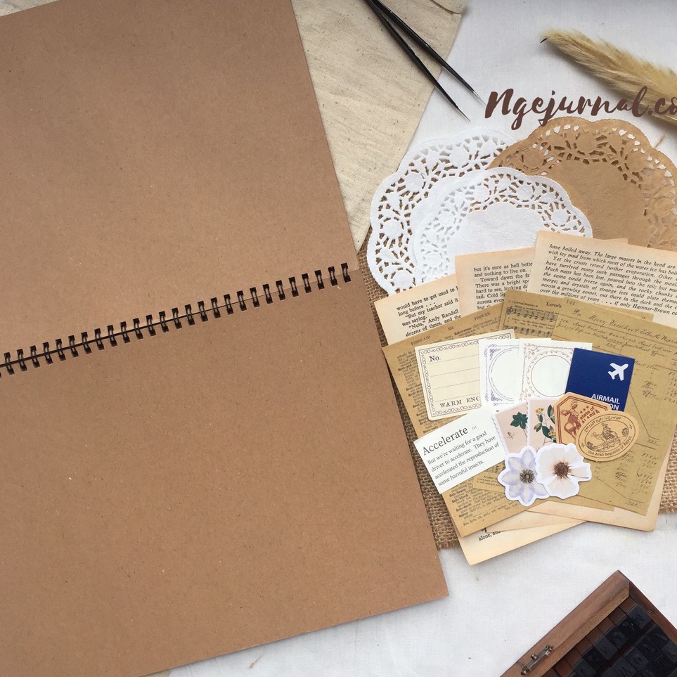 

Essential SCRAPBOOK ALBUM A4 ALBUM VINTAGE ALBUM FOTO AESTHETIC SCRAPBOOK KIT