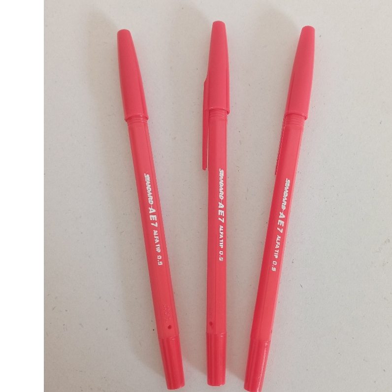 

Pulpen Standard AE7 merah