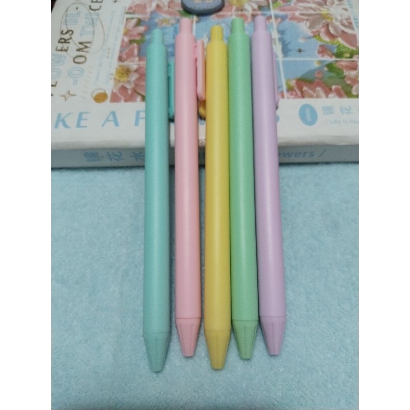 

pulpen cetek macaron pastel