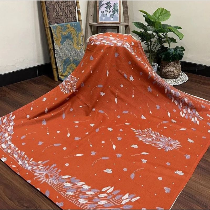 kain batik solo motif bulu merak terbang
