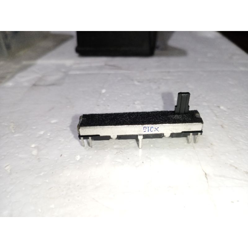 Potensio  Master volume Roland RD170 Original