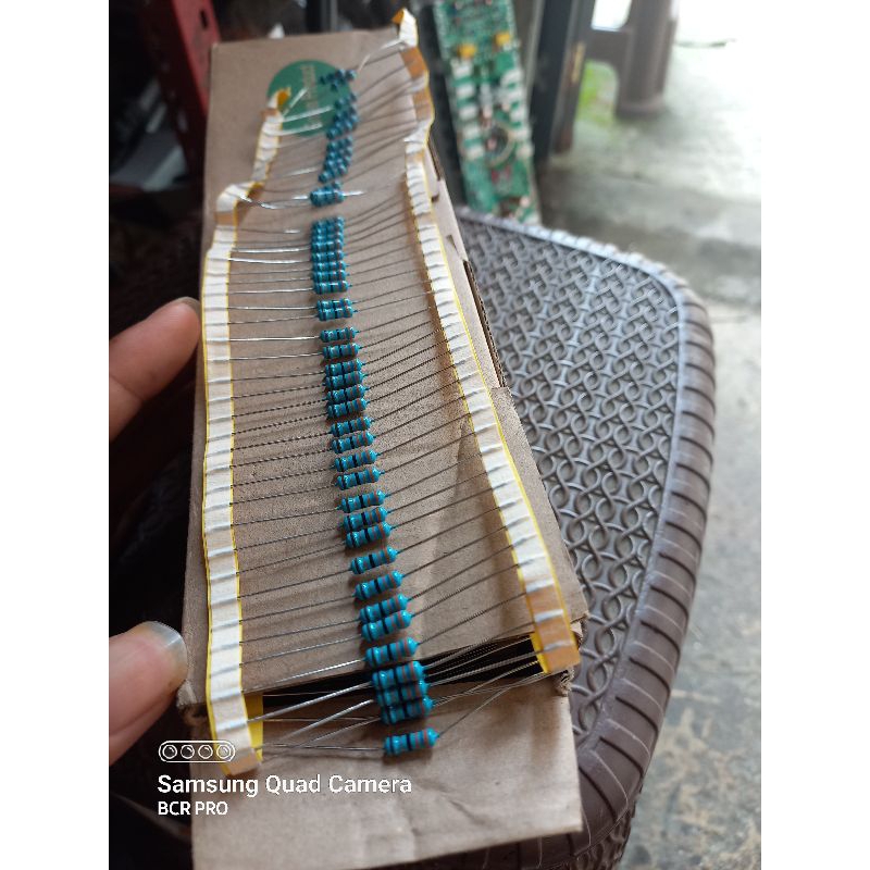 Resistor 33 ohm 1/2watt metal film 10pcs