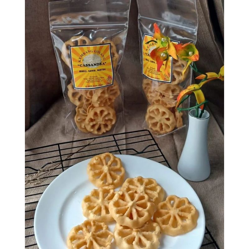 

Kembang Goyang "Cassandra