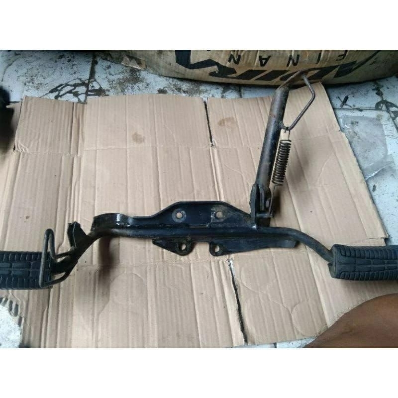 Footsteps Bar step Pijakan Kaki Depan Motor Jupiter Z lama/Jupiter Z Burhan/ Vega R new original Cab