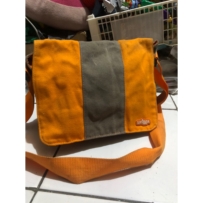 Tas selempang Smiggle