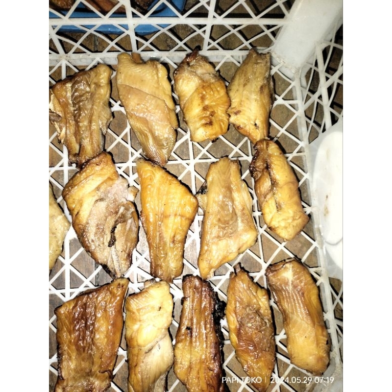 

IKAN PARI ASAP / PANGGANG 20 PCS