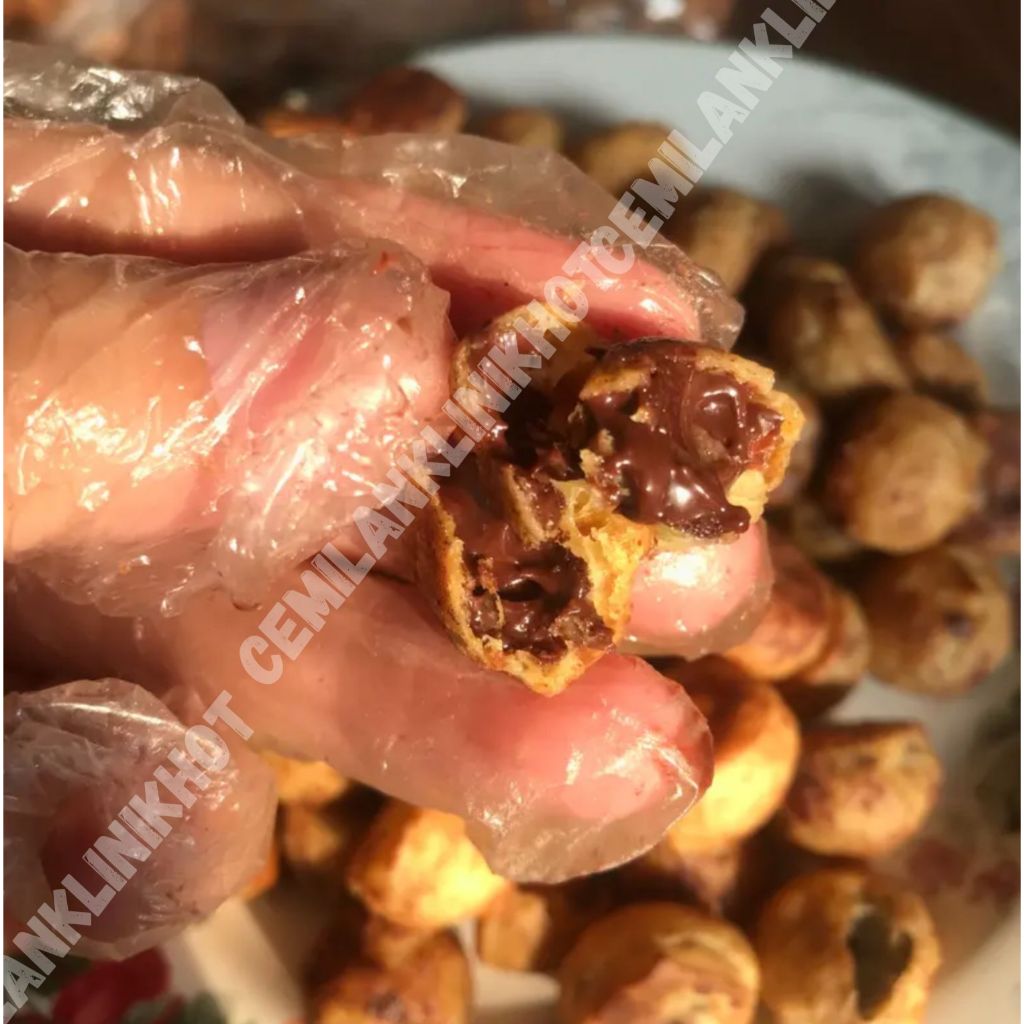 

Soes Coklat Kiloan 250gr Lumer Enak Murah/ Sus Coklat Kering Kiloan Sus Kering Isi Coklat