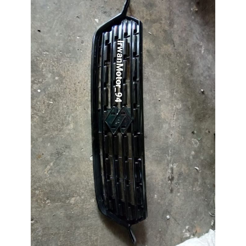 Grill depan Ertiga Model Smoke 2019 2020 2021