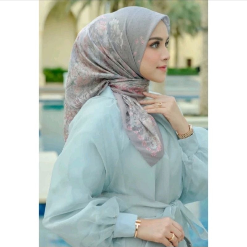 Preloved Buttonscraves Al Qasr Voile Square Terrazzo