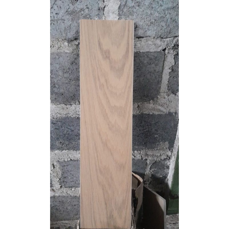 GRANIT ROMAN 15X60 MOTIF KAYU