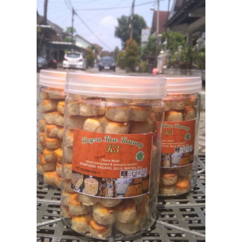 

KUE KACANG KEYZA 500 GRAM / KUCANG KEYZa toples
