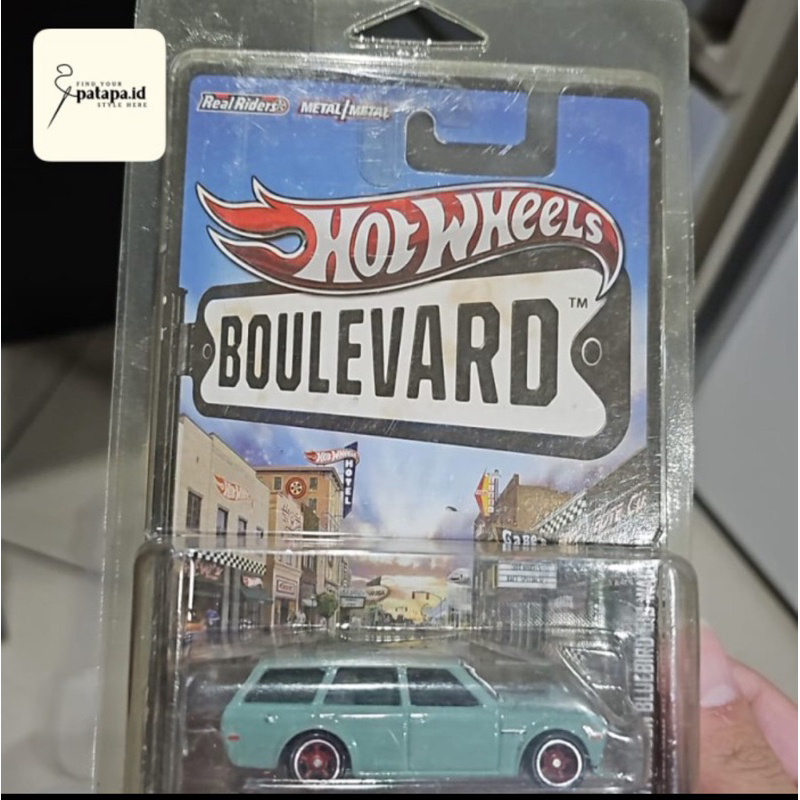 Hot Wheels Boulevard 71 Datsun Bluebird 510 Wagon Real Riders