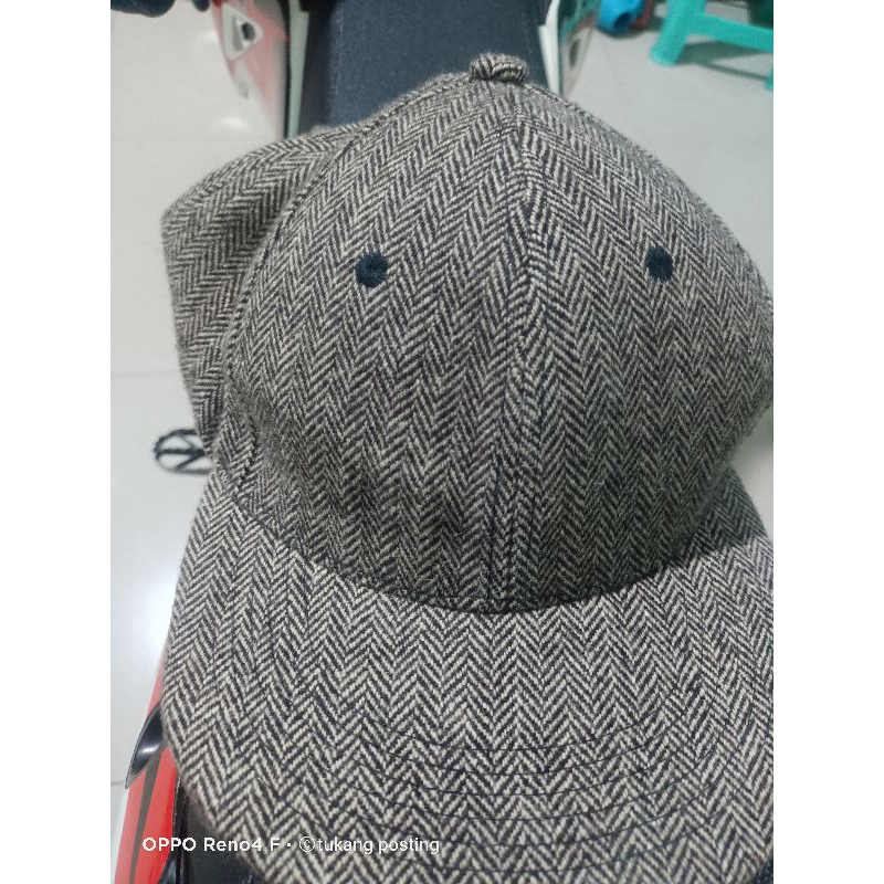 PRELOVED TOPI SNAPBACK  IST KUNST ,KEREN BANGET KONDISI TERBAIK