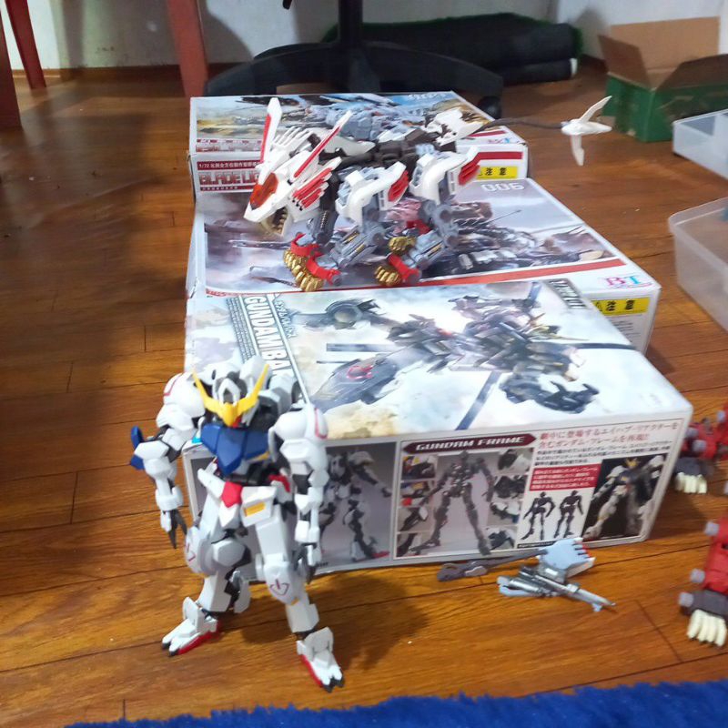 borongan gundam dan zoid